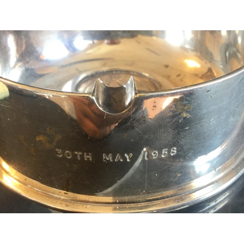 138 - POST WW2 1958 ENGRAVED SHELL BASE TO LIEUTENANT GENERAL SIR BRIAN KIMMINS KBE CB FROM REME NORTHERN ... 