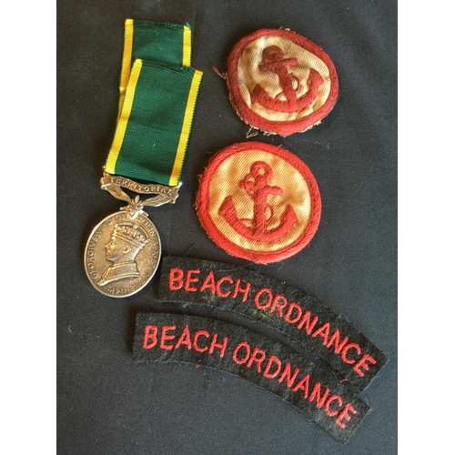 154 - ORIGINAL NAMED WW2 BRITISH TERRITORIAL MEDAL WITH D-DAY BEACH ORDNANCE PATCHES