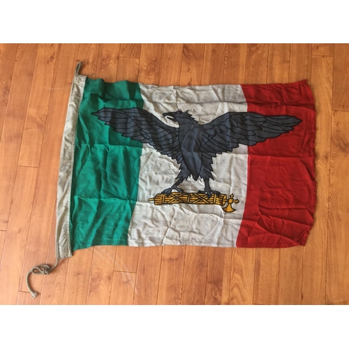 23 - LARGE RARE WW2 1944 DATED ITALIAN MUSSOLINI FASCIST LINEN INFANTRY UNIT FLAG, 58 INCHES LONG