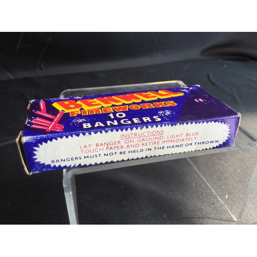 81 - RARE BOXED WITH BANGERS BENWELL FIREWORKS ORIGINAL 1970S BOXED SET