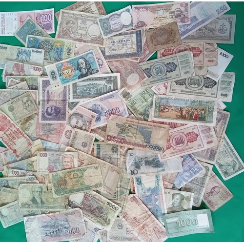 169 - Quantity of world bank notes