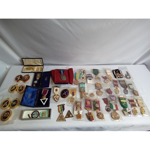 199 - Large collection of masonic badges and medals