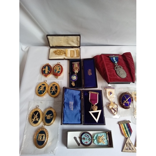 199 - Large collection of masonic badges and medals