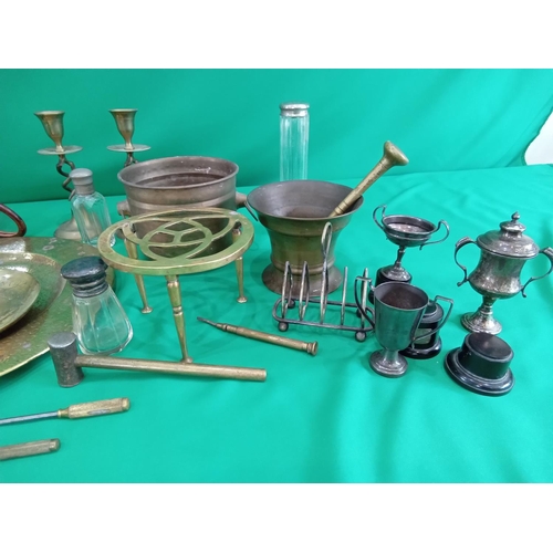 84 - Mixed collection of various brass and other items