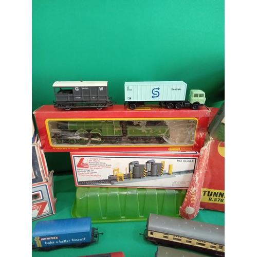 92 - Large collection of hornby , Lima OO gauge railway pieces. Engines & carriages lots of track, Tunnel... 