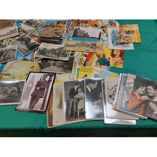 36 - Very large collection of vintage and antique postcards