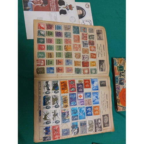 37 - 3 stamp albums