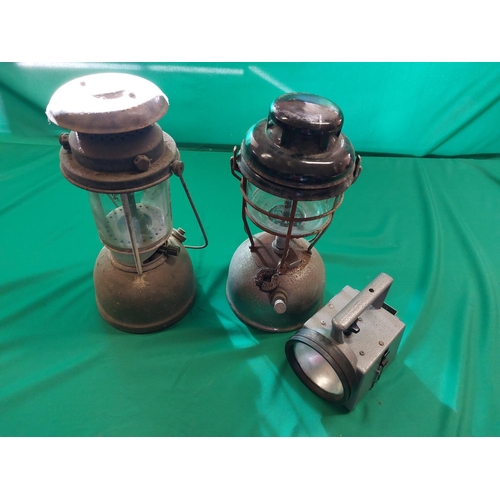 58 - 2 x parafin lamps and vintage signalling torch