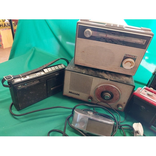 85 - 5 vintage radios and a vintage microphone