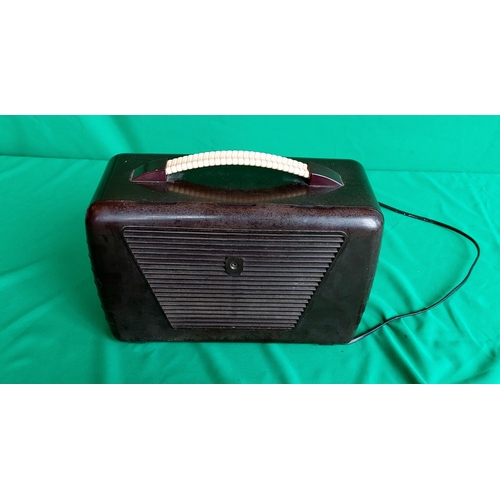 148 - Vintage Bakelite radio by Ultra