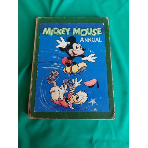 149 - 3 x vintage mickey mouse annuals