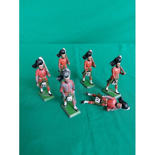 172 - 6 Britains lead soldiers