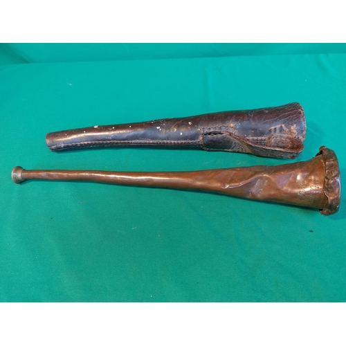 82 - Superb antique hunting horn with its original leather case made by Kohler of James street London. Ow... 