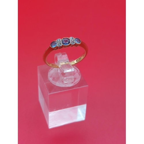 10 - 18ct gold sapphire ring. Size O