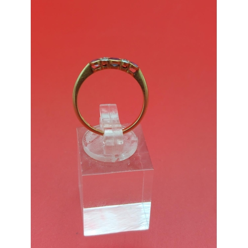 10 - 18ct gold sapphire ring. Size O