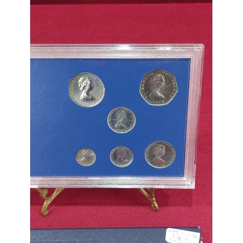 107 - 1976 Isle of Man silver BU2 proof set 20,000 issued and ordinary proof set