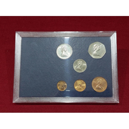 107 - 1976 Isle of Man silver BU2 proof set 20,000 issued and ordinary proof set