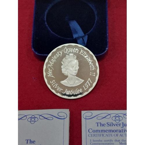 113 - John Pinches Silver Jubilee silver medal 5817 issued