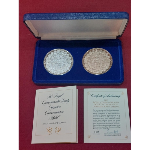 135 - Royal Commonwealth Society Commemorative medal set in silver proof and bronze proof limited issued