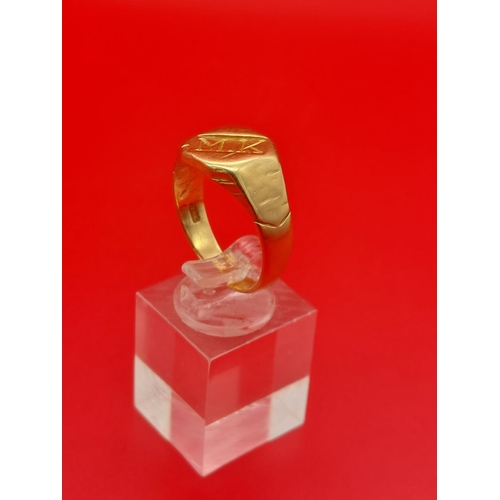 18 - 18ct gold ring size U with initials MK. 10.9 grams