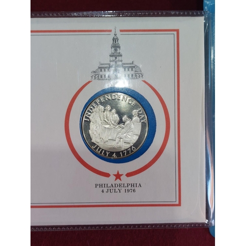 188 - First Day Cover The American Bicentennial 1976 with sterling silver medal