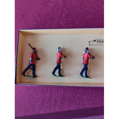 249 - Boxed Britains toy soldiers The Queens Own Madras Sappers and Miners. Excellent condition.