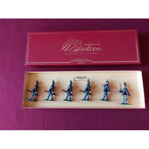 266 - Boxed Britains toy soldiers 26th/90th Cameronians. Excellent condition.