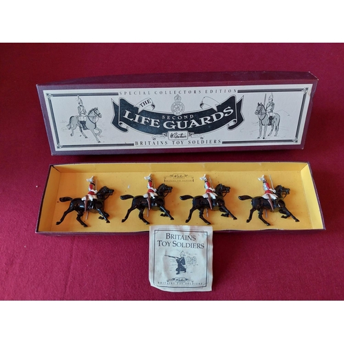 282 - Boxed Britains toy soldiers 2nd Lifeguards. Excellent condition.