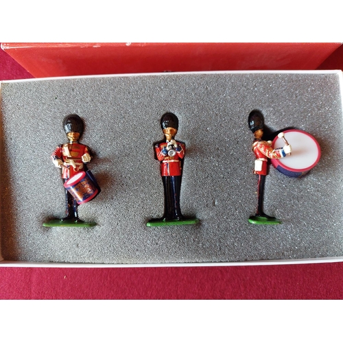 285 - Boxed Britains toy soldiers Collectors Club Scots Guards. Excellent condition.