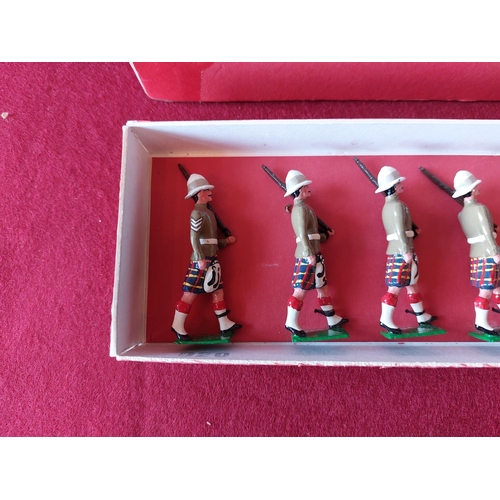 291 - Boxed Cameron Highlanders toy soldiers. Excellent condition.