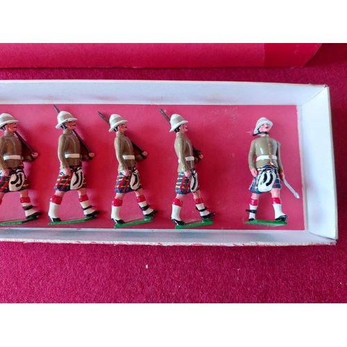 291 - Boxed Cameron Highlanders toy soldiers. Excellent condition.