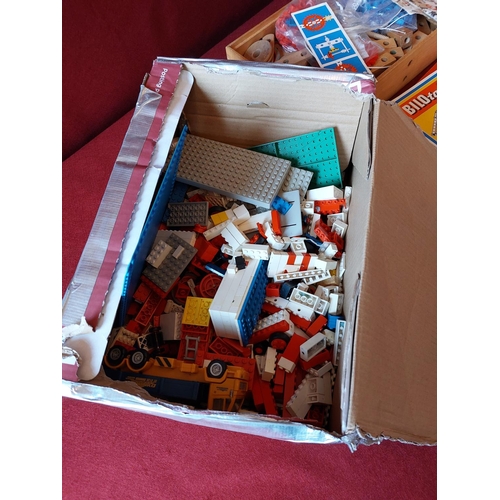 298 - Bilo Construction set and box of Lego.