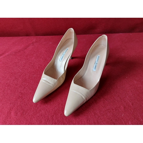 398 - Manolo Blahnik beige high heeled shoes. Size 40.5.