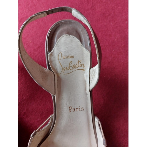 400 - Christian Louboutin low heeled shoes size 41.