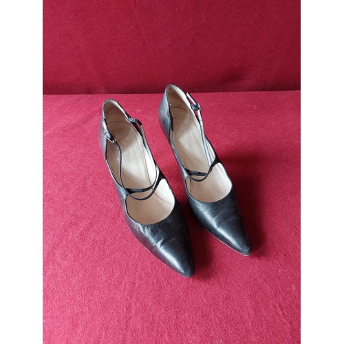 403 - Vintage Giorgio Armani high heeled shoes size 40.