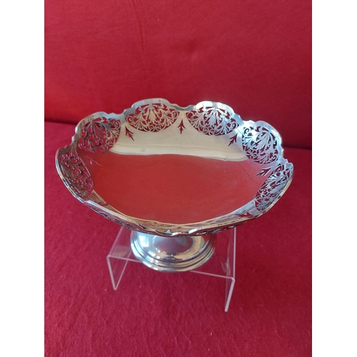 61 - Silver hallmarked bon bon dish by Walker & Hall 458 grams