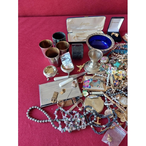 82 - Collection of mixed items and costume jewellery