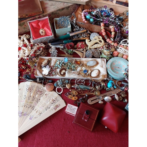 83 - Large collection of costume jewellery