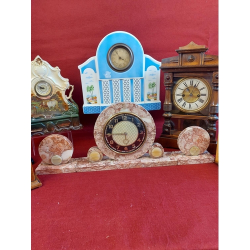 173 - Collection of vintage clocks. A/F