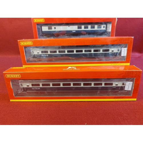 188 - 4 x Mint boxed Hornby 00 gauge coaches R4634,R4634A,R4468,R4615A.