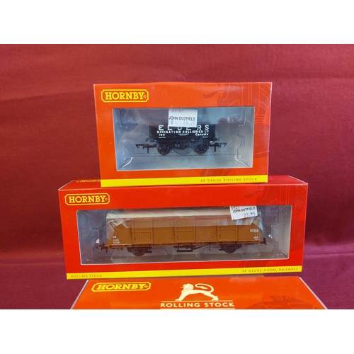 189 - 5 x Mint boxed Hornby 00 gauge Rolling Stock R 6864,R6911,R6859,R6863,R6969.