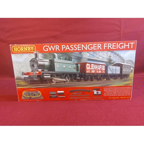 196 - Boxed Hornby 00 gauge GWR Passenger Freight looks unused. R1138