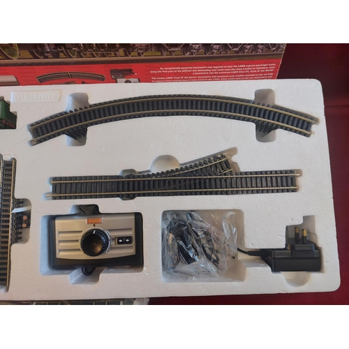 197 - Boxed Hornby 00 gauge Master of The Glens looks unused R1183.