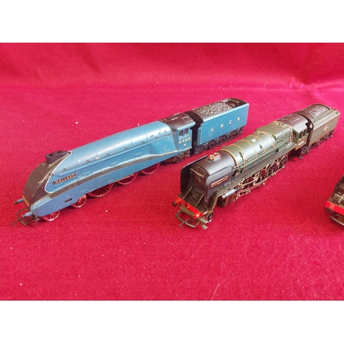 200 - Collection of Hornby 00 gauge Engines. Including Mallard 4468.