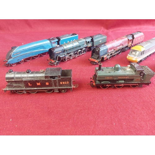 200 - Collection of Hornby 00 gauge Engines. Including Mallard 4468.