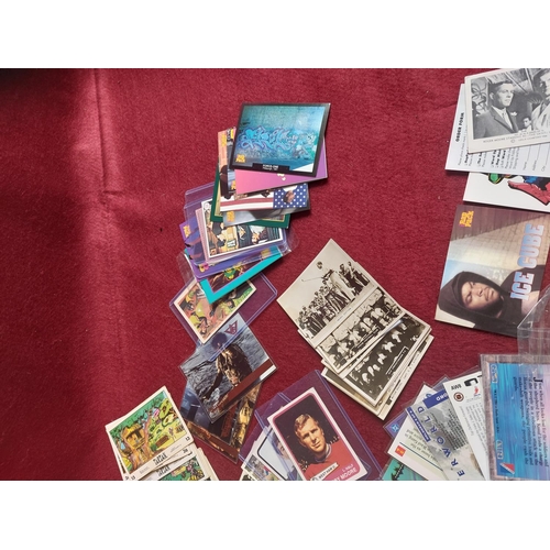 219 - 1960's - 1980's Bubblegum cards including Captain Scarlet, Tarzan, Disney, American civil war & a fe... 