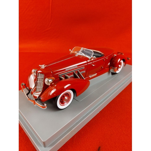 214 - ERTL 1935 Auburn Boattail Speedster. Scale 1:18.