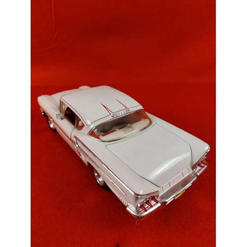 216 - ERTL 1958 American Graffiti Chevrolet Impala. Scale 1:18