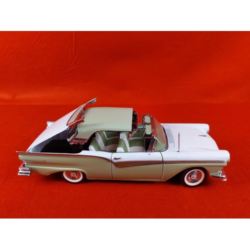 225 - Sun Star 1957 Ford Fairlane Sky Liner with retractable hardtop. Scale 1:18.