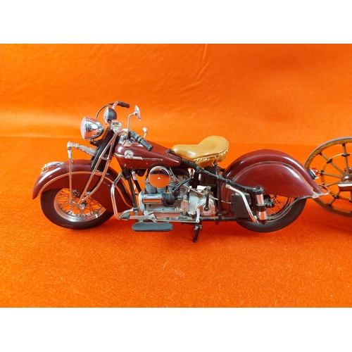 242 - 2 Franklin Mint models 1942 Indian Motorcycle model 442 and Daimler Reitwagen. Scale 1:10.